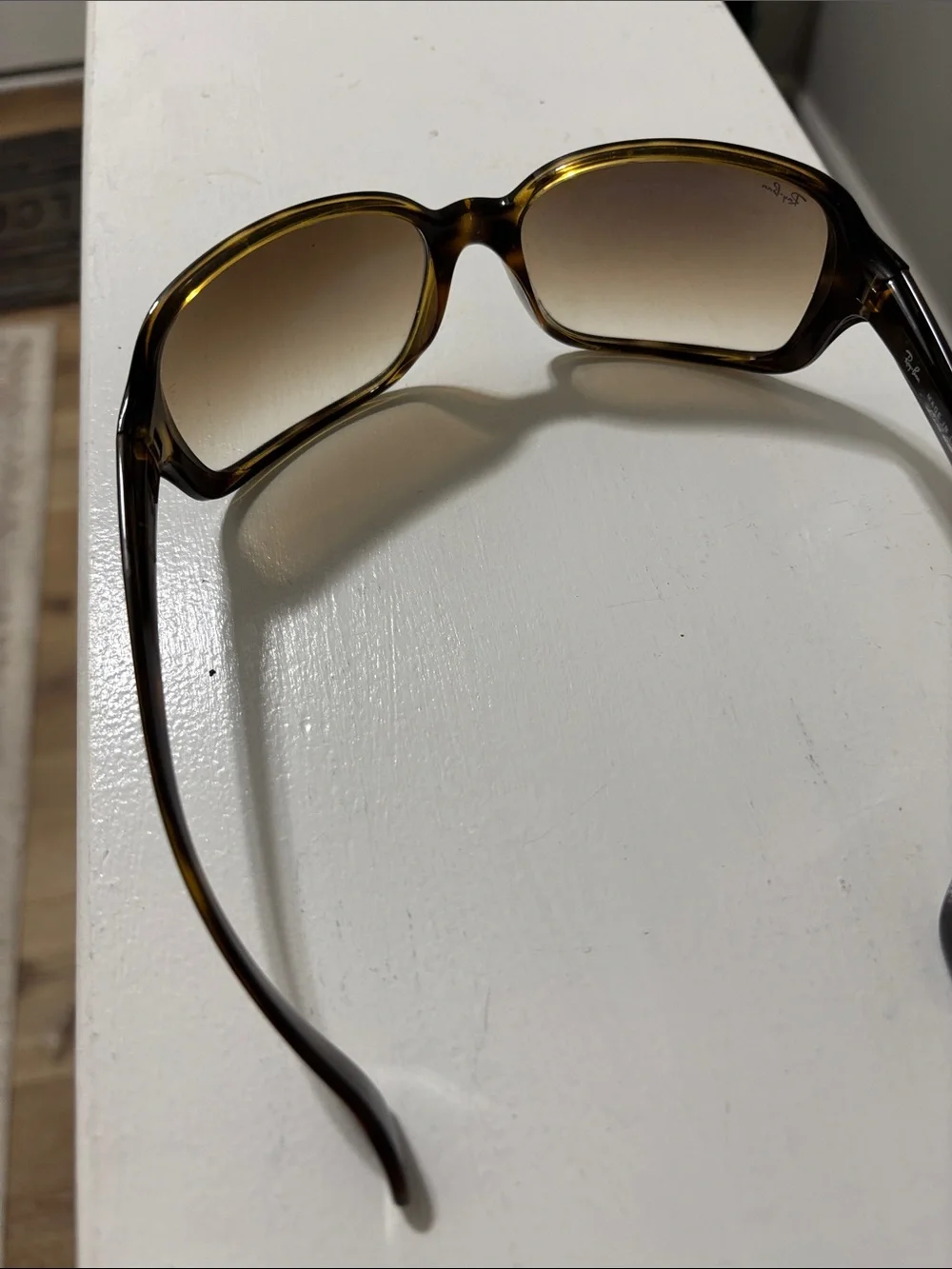 Ray-Ban Women’s Tortoiseshell Frame with Brown Gradient Lenses Sunglasses